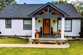 East Nashville Retreat, Outdoor Oasis, Sleeps 12, Four Bedrooms